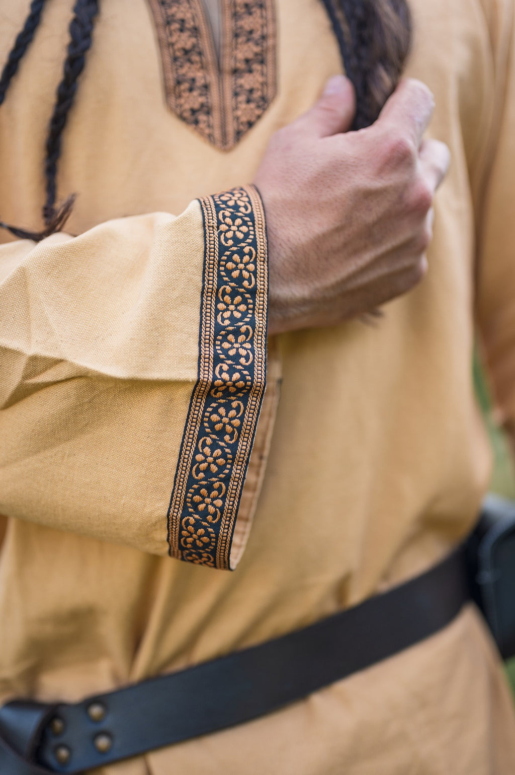 Tunique médiévale homme avec bordure – Halvor