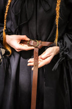 Ceinture médiévale étroite en cuir – Daina