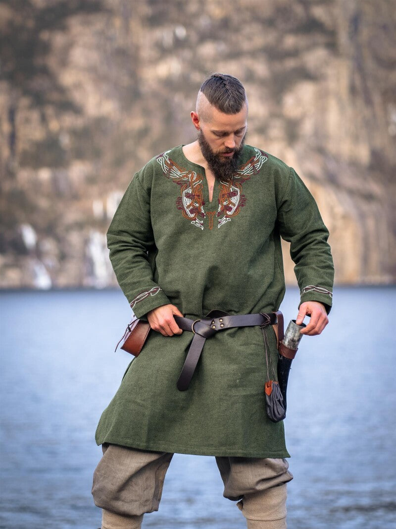Tunique viking brodée à la main – Snorri