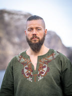 Tunique viking brodée à la main – Snorri