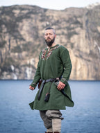 Tunique viking brodée à la main – Snorri
