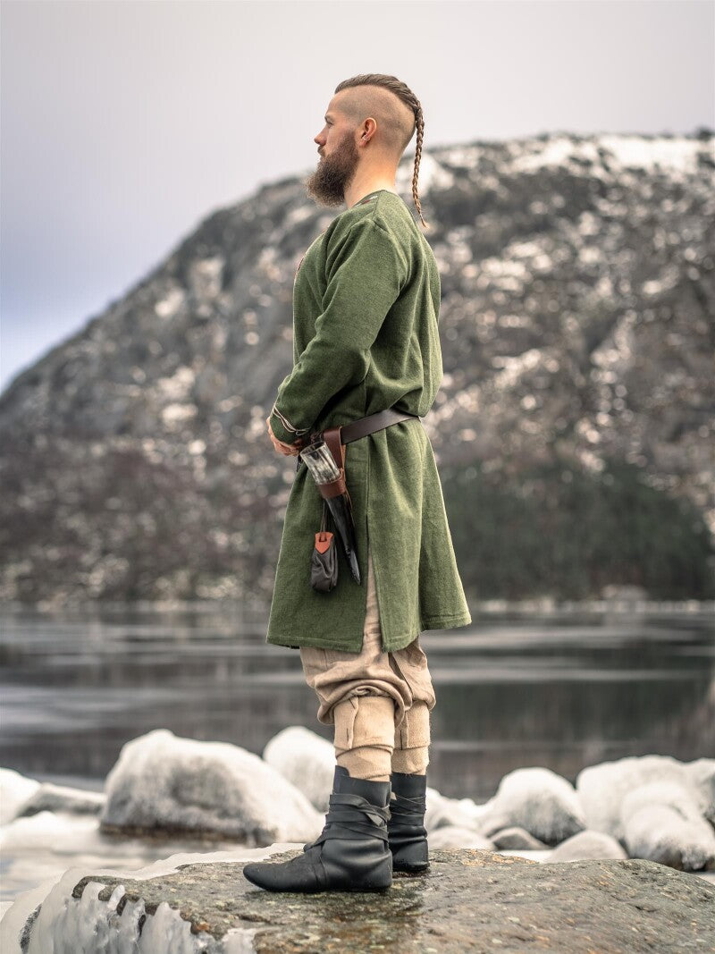 Tunique viking brodée à la main – Snorri