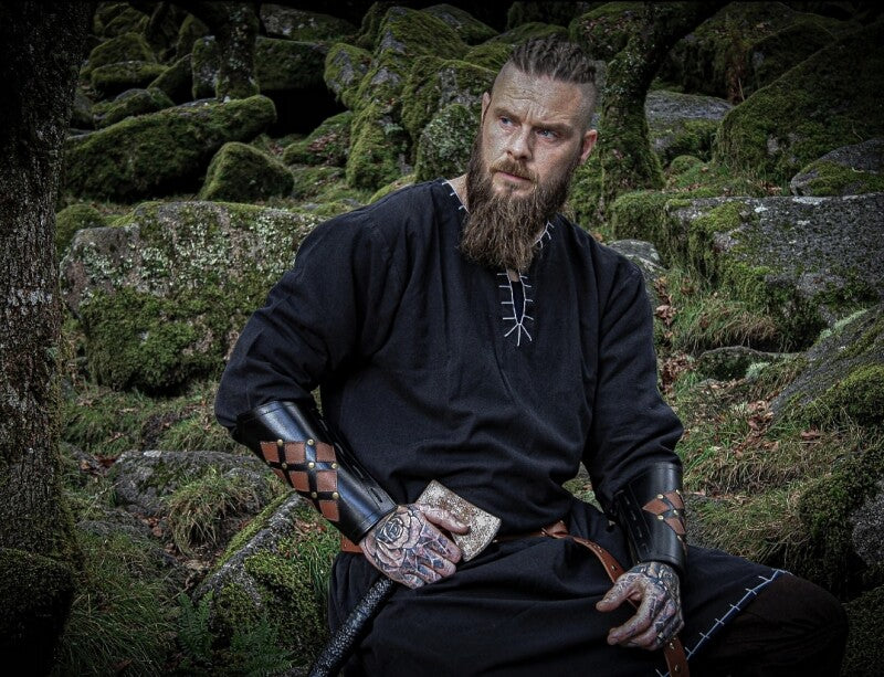 Tunique viking homme avec broderie – Erwin